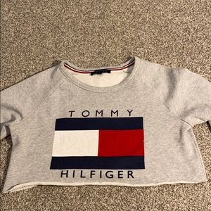 Cropped Tommy Crew